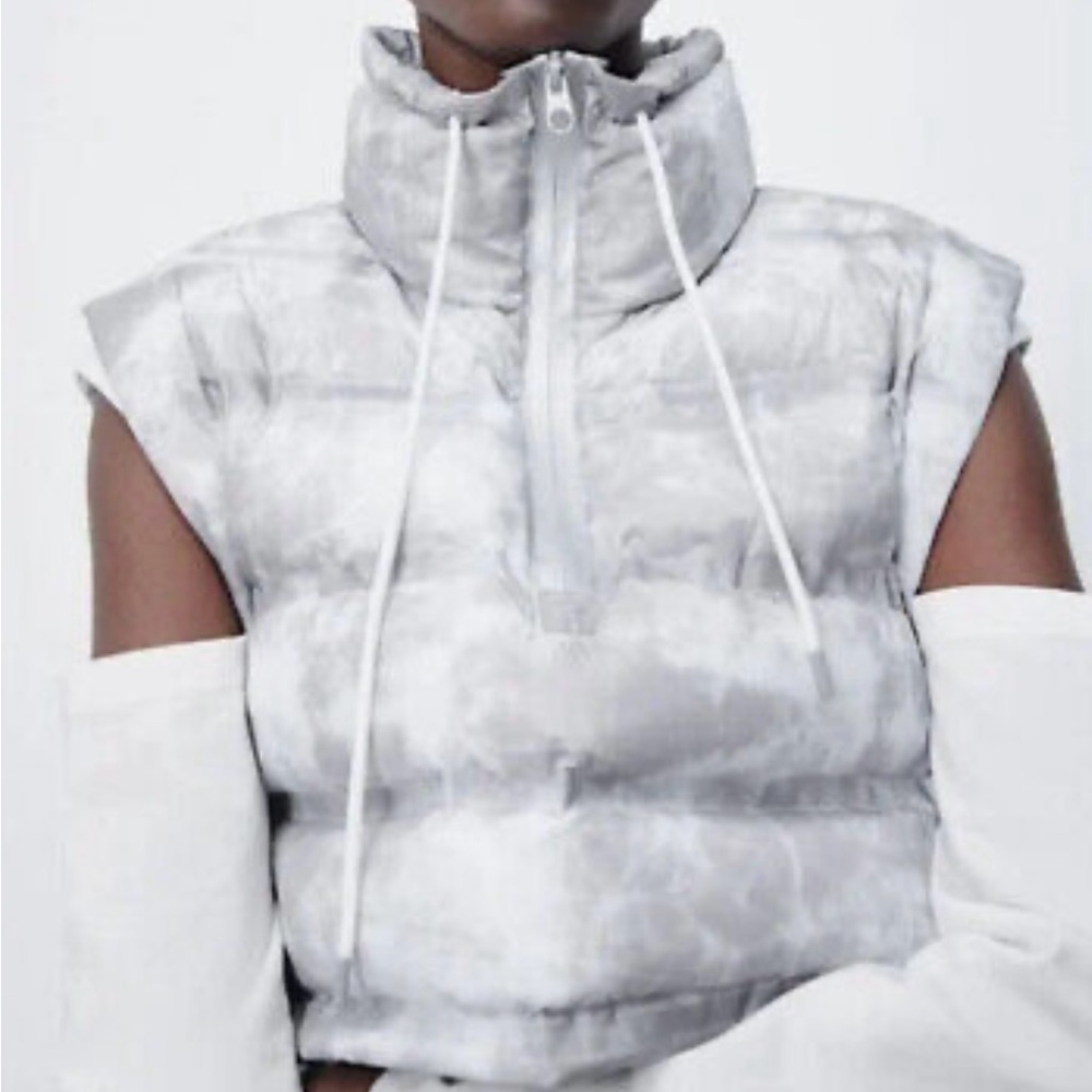 Zara women’s Gray Puffer Vest
